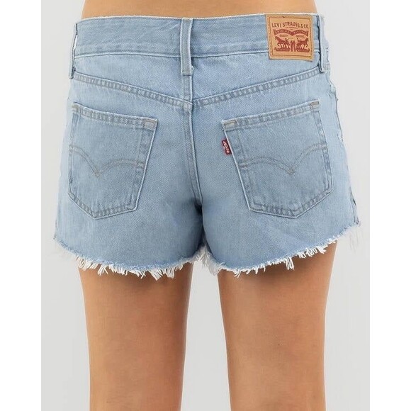 Levi's Women's Superlow 5 Pocket Light Wash Distressed Raw Hem Denim Shorts 26 - Picture 2 of 8